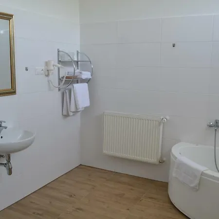 Ferdi's Caffe & Bed & Breakfast Moldava nad Bodvou