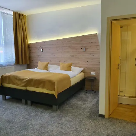 Bed & Breakfast Ferdi's Caffe &