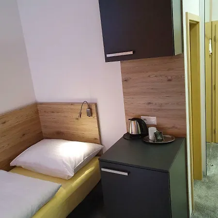 Bed & Breakfast Ferdi's Caffe &