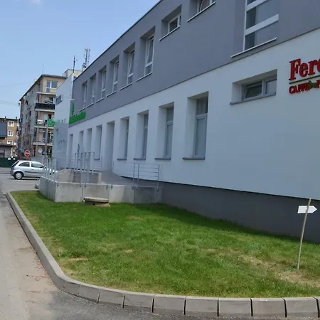 Ferdi's Caffe & Bed & Breakfast *