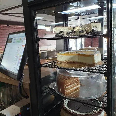 Bed & Breakfast Ferdi's Caffe &